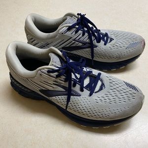 Brooks Adrenaline GTS 19